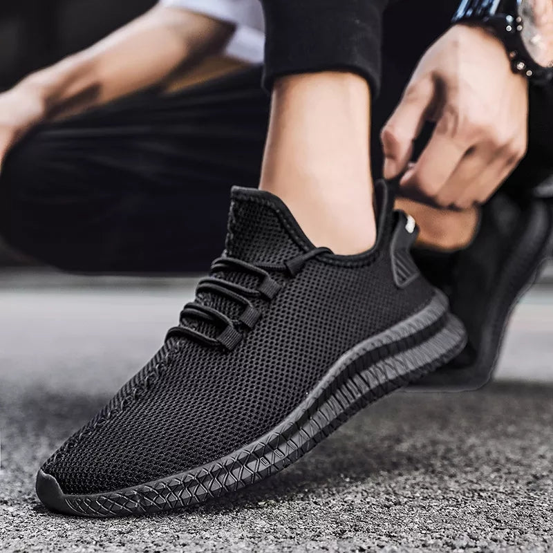 SPORTY AND LIGHTWEIGHT SHOES FOR MEN