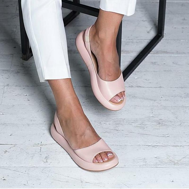 COMFORTABLE SANDALS ON TREND