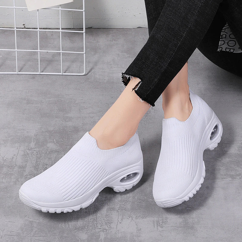 COMFORTABLE SNEAKERS FOR WOMEN AND MEN