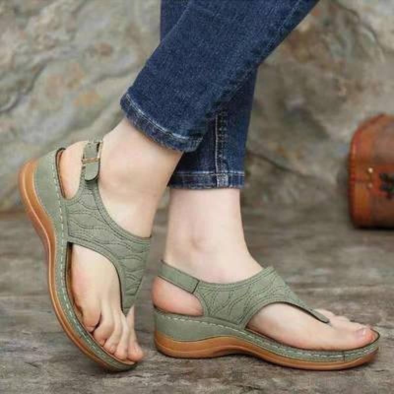 SOFT AND COMFORTABLE SANDALS WITH BACK STRAP